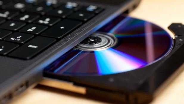 How to Play DVD on Laptop